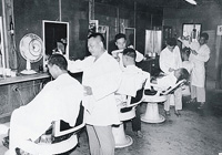 連結：這是理髮店營業的情形免費的噢！（50~60年攝）（另開新視窗）