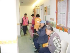 等待醫生理學檢查